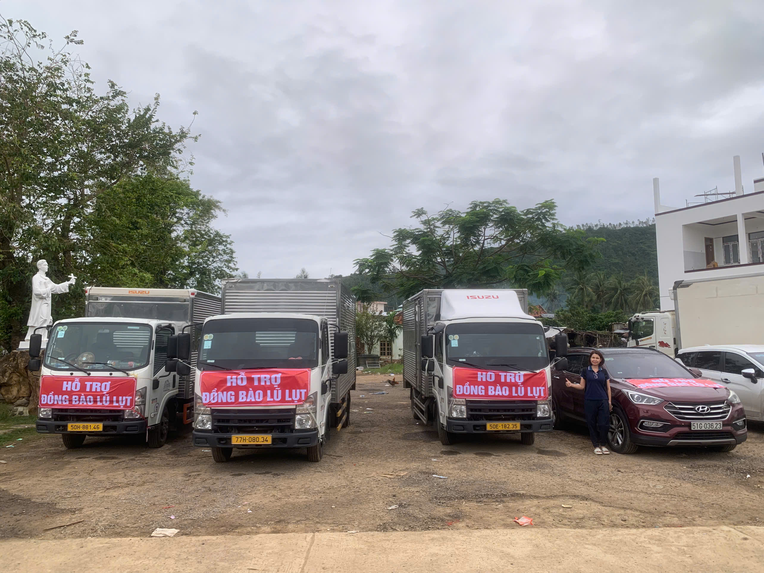 Công ty Hoàng Thịnh cứu trợ đồng bào vùng lũ miền trung